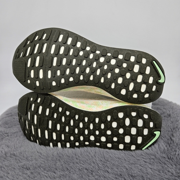 Nike ReactX Infinity Run 4 Sail Crimson Tint Women's Running Shoes Size 10 - Picture 7 of 8